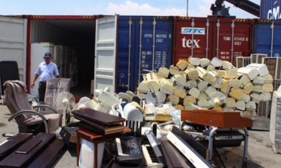 Phát hiện gần 200 container hàng cấm nhập khẩu
