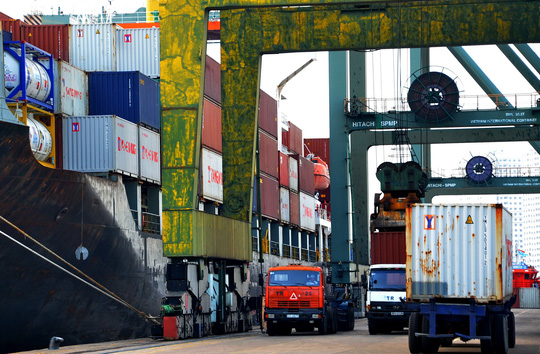 Logistics yếu kém, xuất nhập khẩu thua thiệt